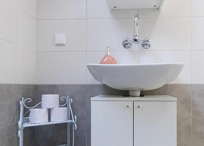 Seastоry By Rv Apartment *